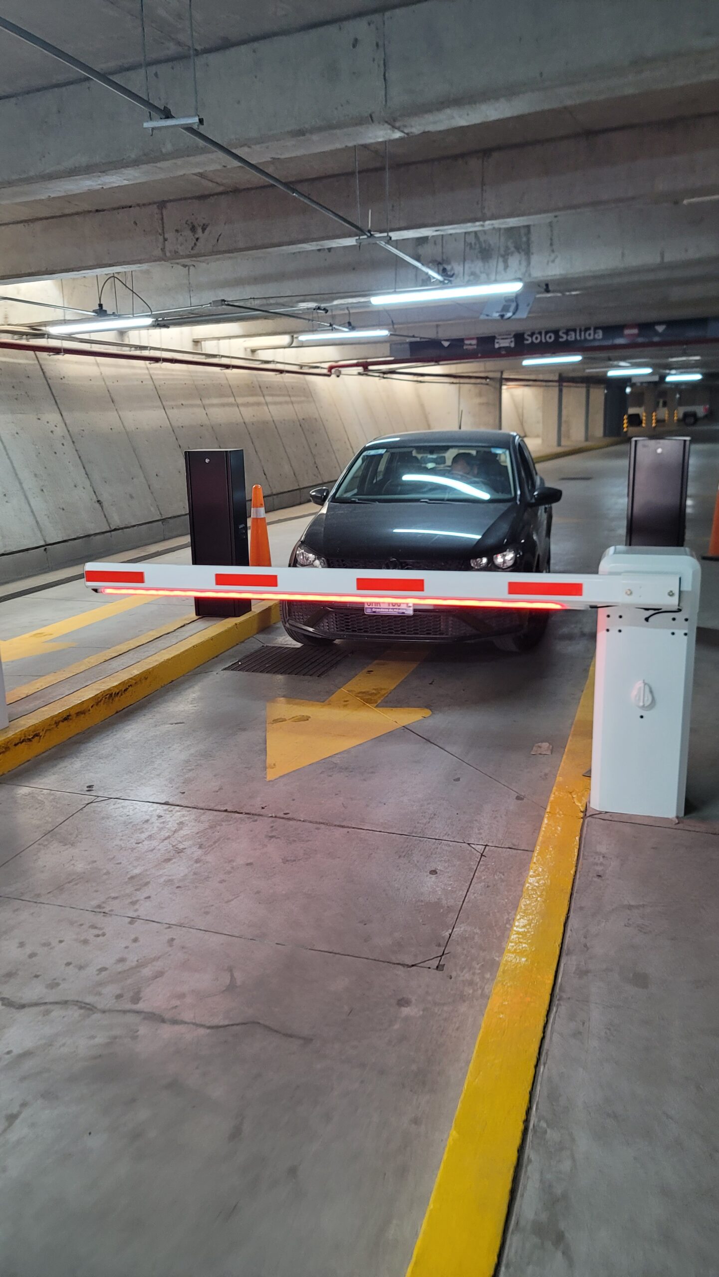 Islas de acceso para estacionamientos automatizados