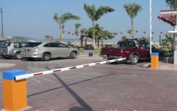 Barreras electrónicas con apertura manual para estacionamiento