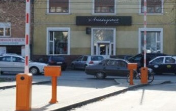 Acceso mediante tarjetas de proximidad para estacionamiento