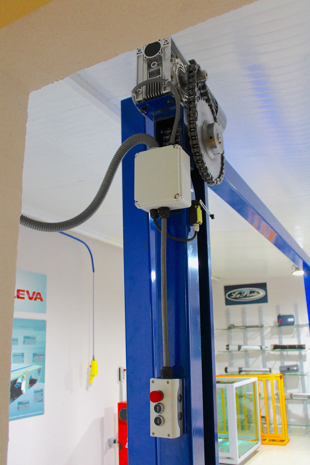Elevador de autos de cuatro columnas para estacionamiento