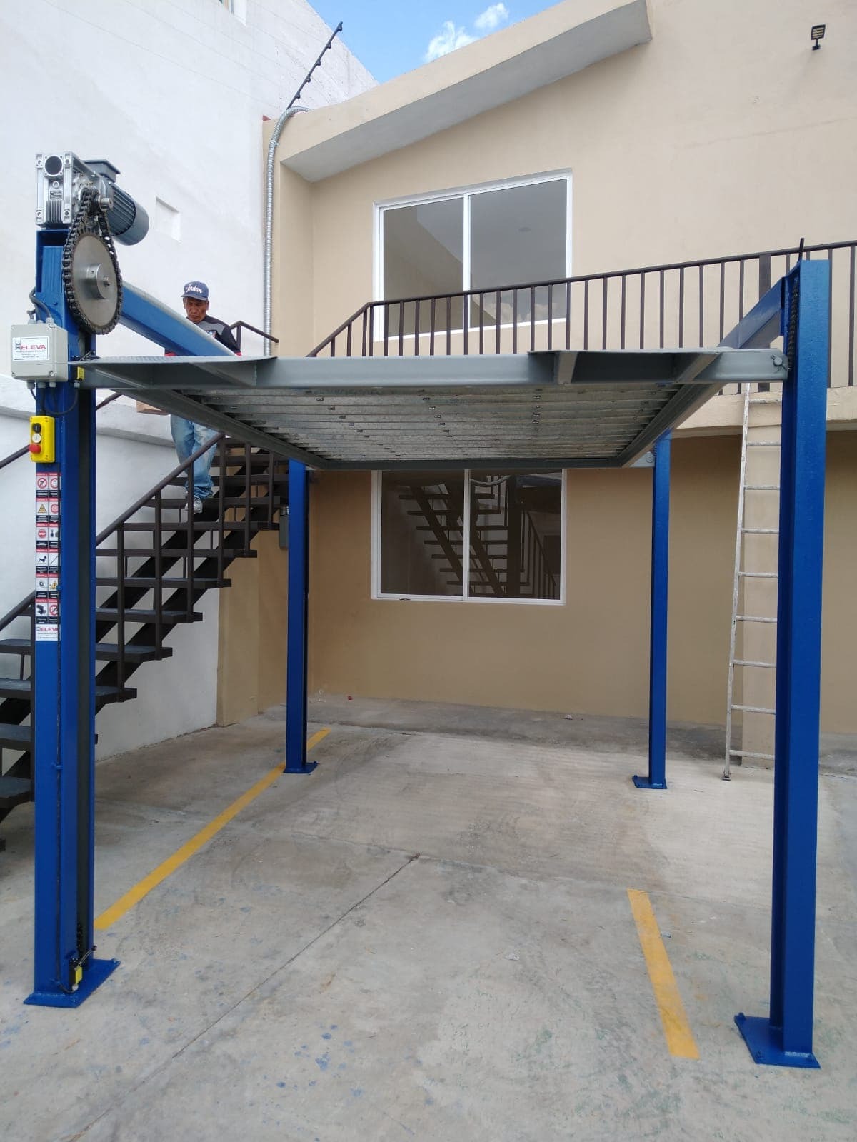 Eleva autos electromecánico de 4 columnas